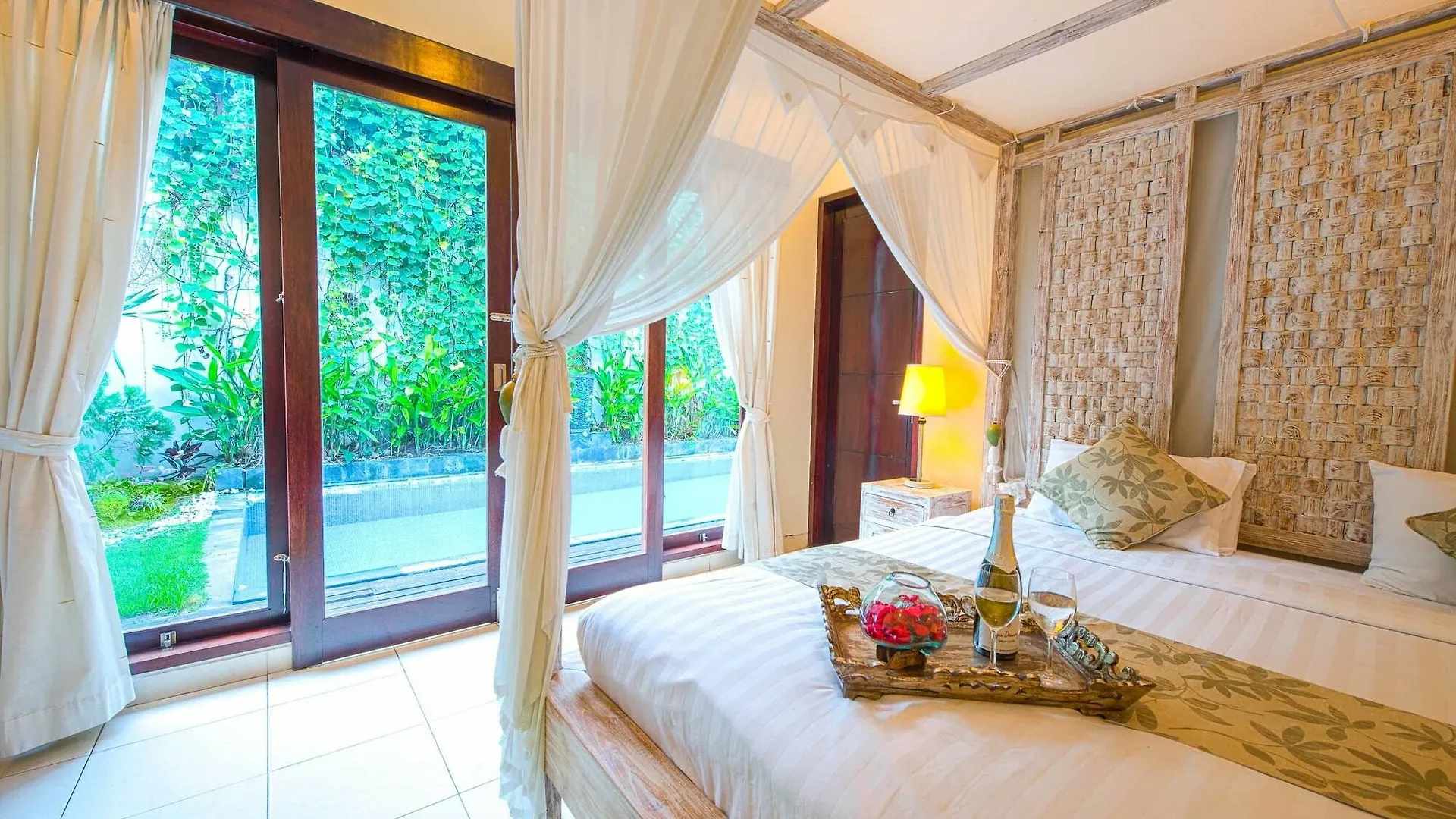 Villa Enjoy - Seminyak Center 0*, Seminyak (Bali) Indonesia